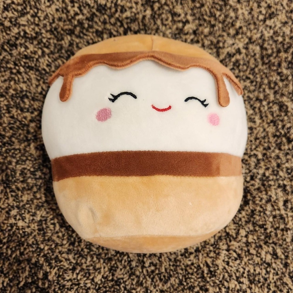 Smore squishmallow